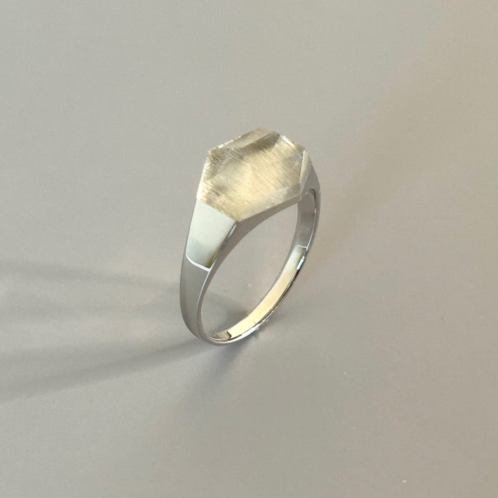 Himalaya Quartz Mini Rock Ring