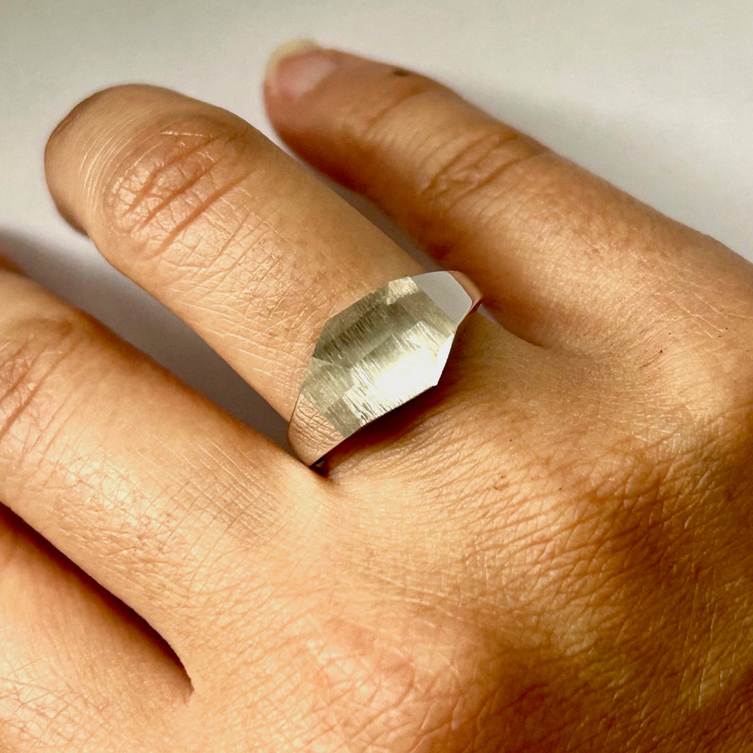 Himalaya Quartz Mini Rock Ring