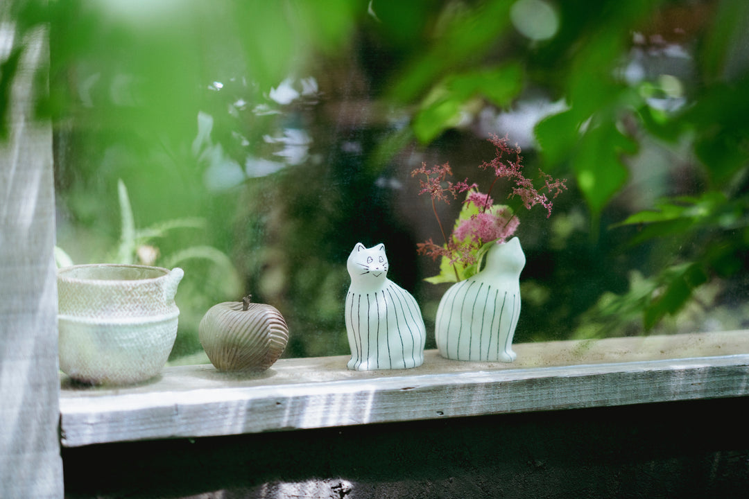 I AM Line Cat Vase