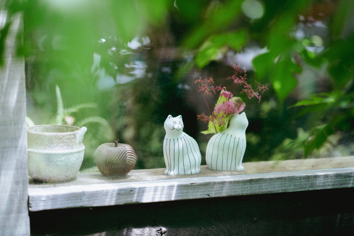 I AM Line Cat Vase